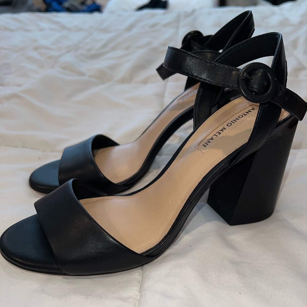 Antonio Melani Heels, size 6, brand new